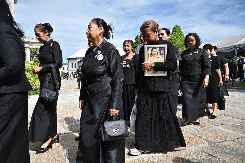 Les Thaïlandais rendent hommage à la princesse Bajrakitiyabha Mahidol