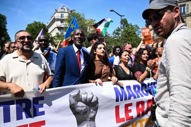 Une manifestation contre le racisme organisée par Bally Bagayoko à Paris