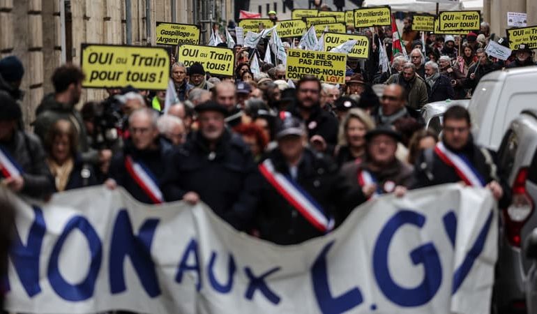 Contestation d&rsquo;une LGV entre Toulouse et Bordeaux au profit de la rénovation des lignes actuelles