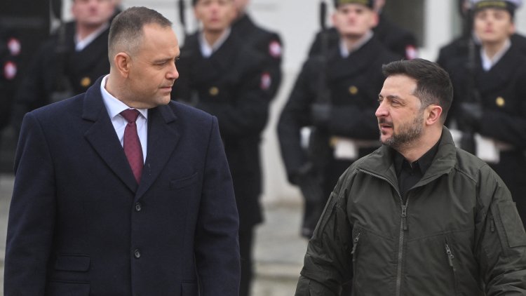 Retrait de l&rsquo;Ordre de l&rsquo;Aigle blanc à Volodymyr Zelensky
