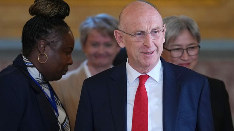 Le ministre britannique de la Défense démissionne en désaccord avec le Premier ministre sur le budget militaire