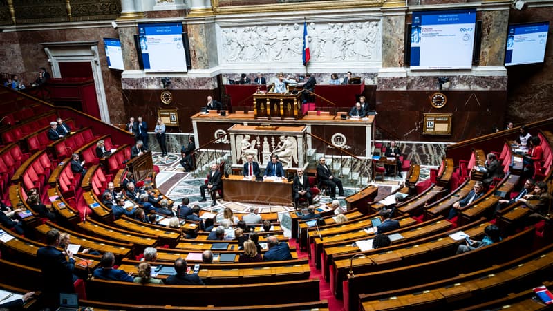 Réforme Constitutionnelle pour l&rsquo;Autonomie Corse : Un Débat Complexe et Incertain