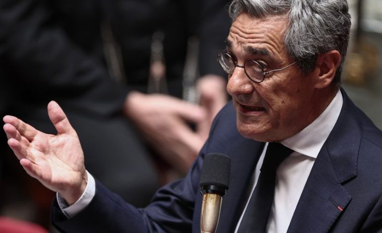 Lutte contre la mode éphémère : le Parlement français examine une proposition de loi