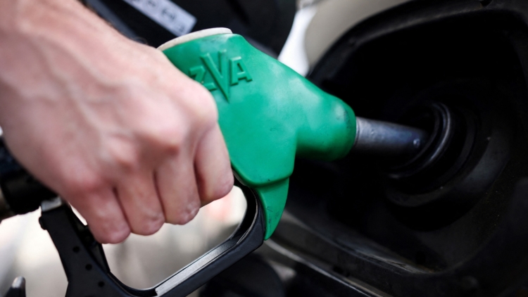 Les Habitudes de Consommation de Carburant des Français Changent Face à la Hausse des Prix