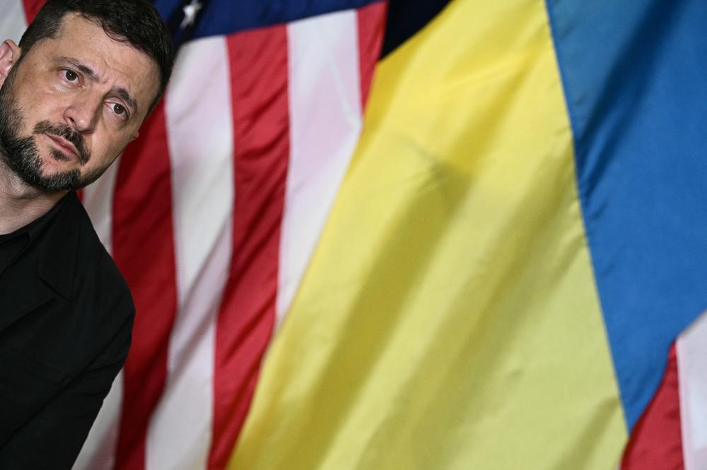 Donald Trump et Volodymyr Zelensky au Sommet du G7