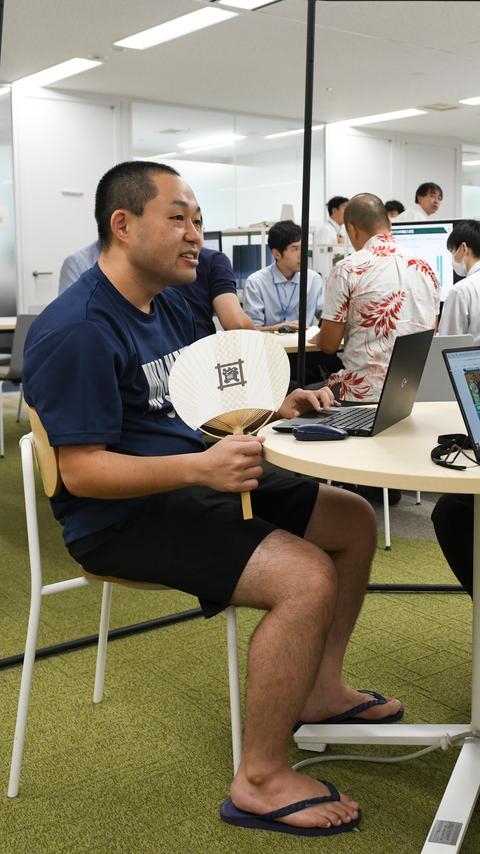 Le débat sur le port du short au bureau pendant l&rsquo;été