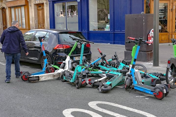 Les Enjeux de l&rsquo;Utilisation de la Trottinette Électrique chez les Jeunes
