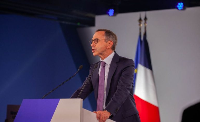 Bruno Retailleau rencontre ses soutiens lors de son premier meeting de campagne