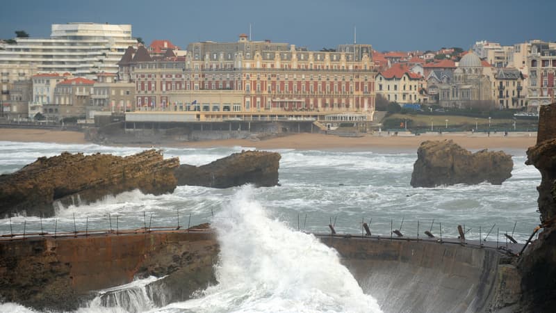 Effondrement d&rsquo;un Pan de Falaise à Biarritz: Deux Plongeurs Portés Disparus