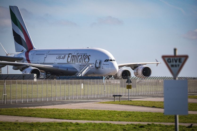 Inspections urgentes pour 16 Airbus A380 d&rsquo;Emirates dû à des fissures dans les ailes