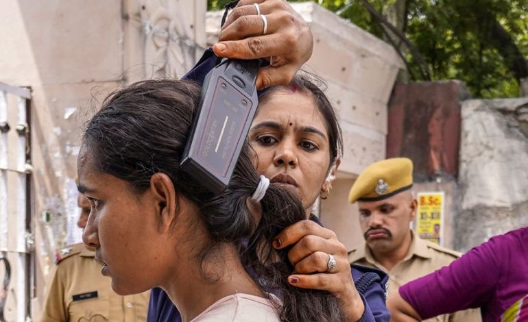 La reprogrammation du NEET en Inde sous haute surveillance