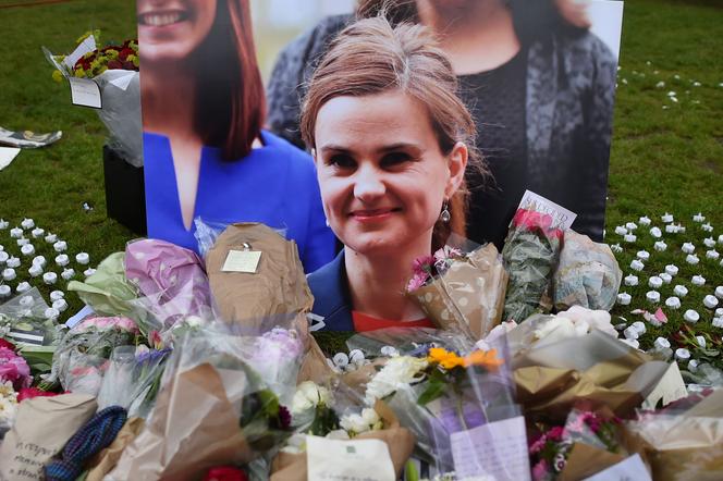 Hommage à Jo Cox et Répercussions du Brexit dans la Politique Britannique