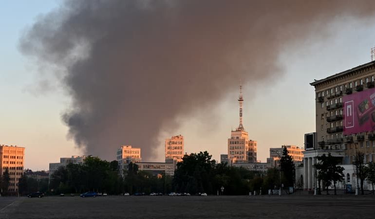 Une attaque aérienne russe frappe Kharkiv en juin 2026