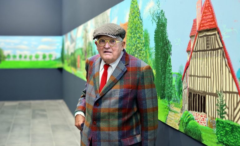 Décès du peintre David Hockney, figure emblématique de l&rsquo;art contemporain