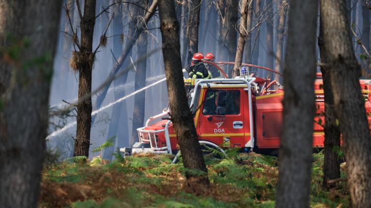 Les pompiers luttent sans relâche contre les incendies