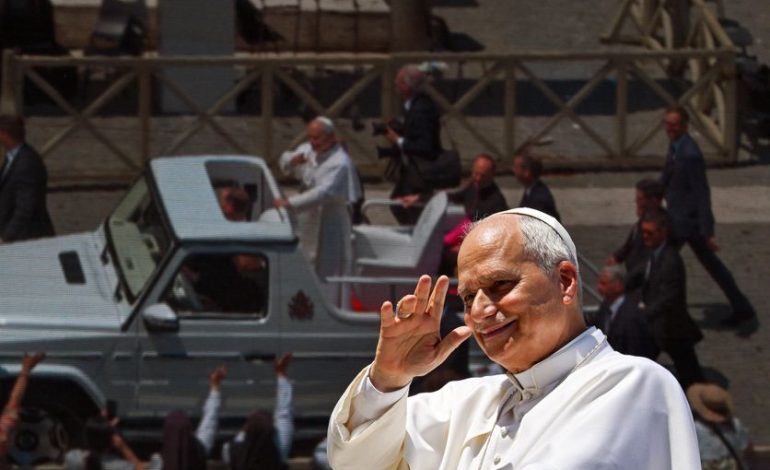 Préparatifs pour la Messe du Pape Léon XIV en France