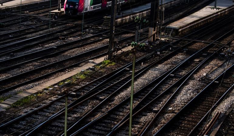 Annulation des Trains au Sud de Bordeaux en Raison des Incendies