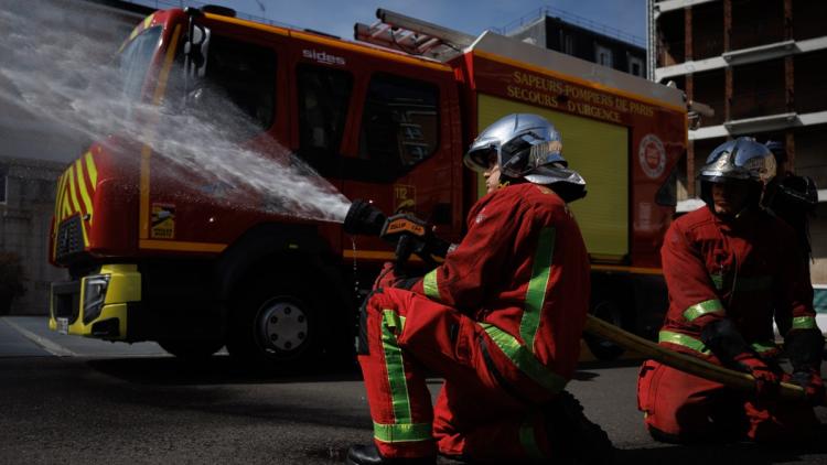 Les moyens militaires mobilisés contre les incendies en France