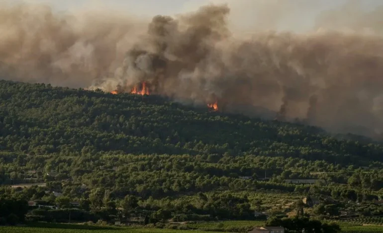 Incendies dans le sud de la France après la canicule de juin