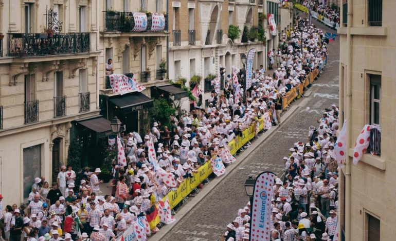 La rue Lepic, théâtre incontournable du Tour de France
