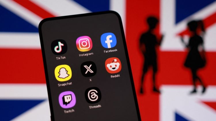 Le Royaume-Uni impose de nouvelles restrictions sur l&rsquo;utilisation des réseaux sociaux pour les adolescents
