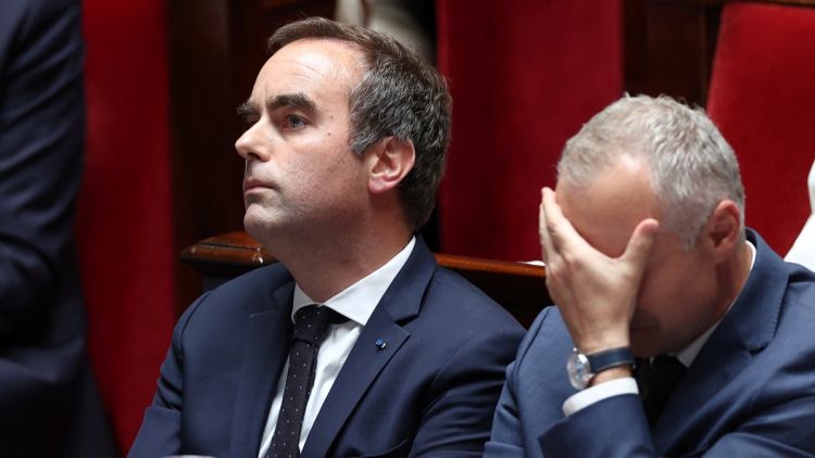 Le gouvernement face à une motion de censure par les Ecologistes et les Insoumis