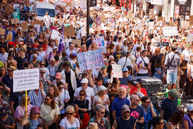 Manifestation à Paris contre les violences sexuelles