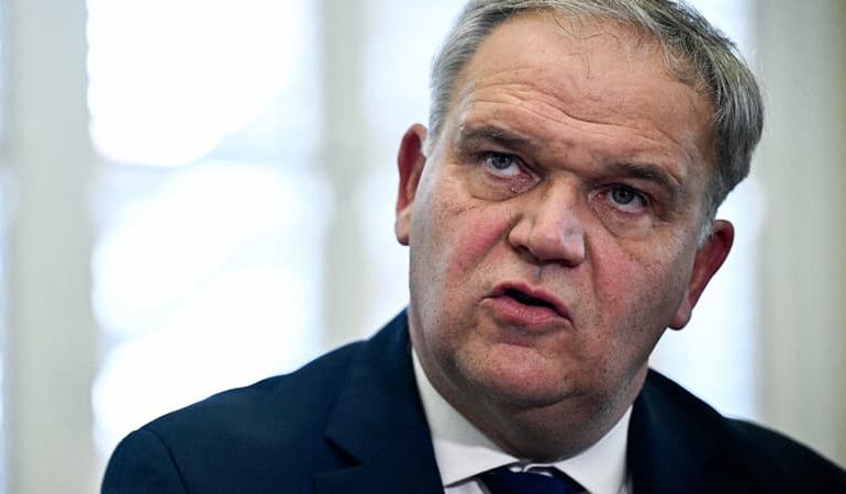 La potentielle nomination de François-Noël Buffet suscite des débats