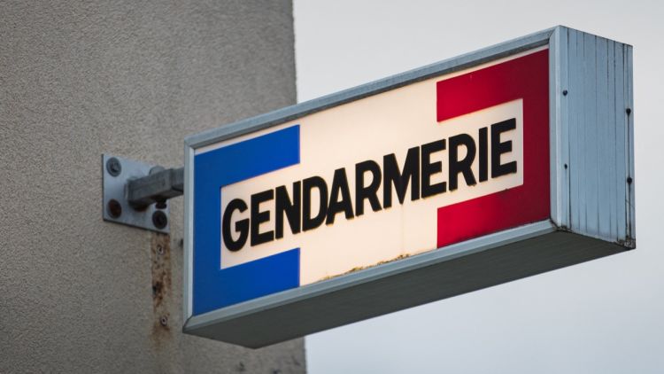 Enquête sur la Découverte d&rsquo;un Corps dans un Véhicule Incendié