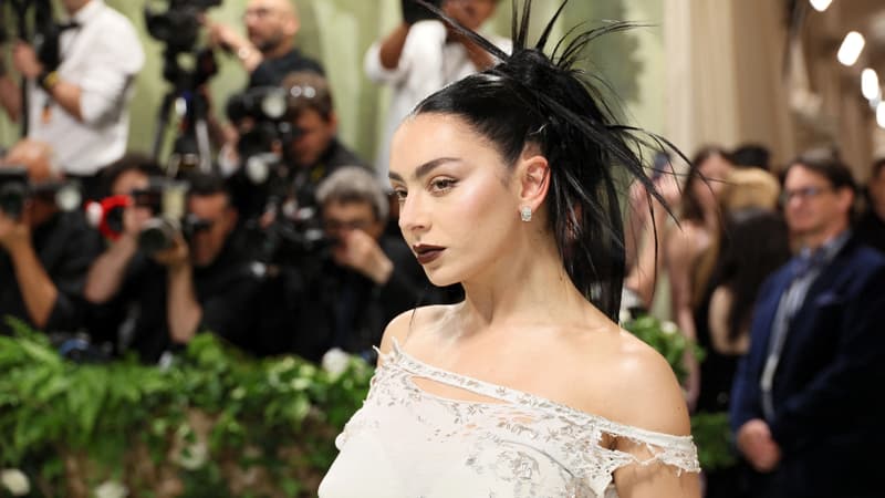 Charli XCX au Met Gala 2024 : nouvel album et carrière cinématographique