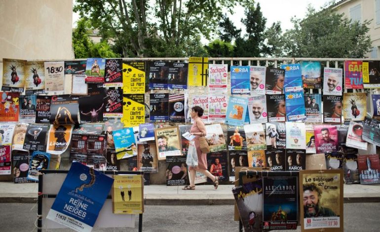 Mobilisation au Festival d&rsquo;Avignon contre le gel des subventions culturelles