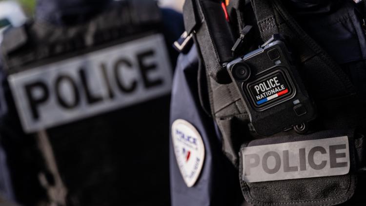 Incident à Dunkerque : Un homme blessé par la police après avoir brandi un couteau