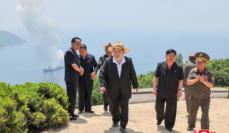 Kim Jong-un supervise un nouvel essai naval de la marine nord-coréenne