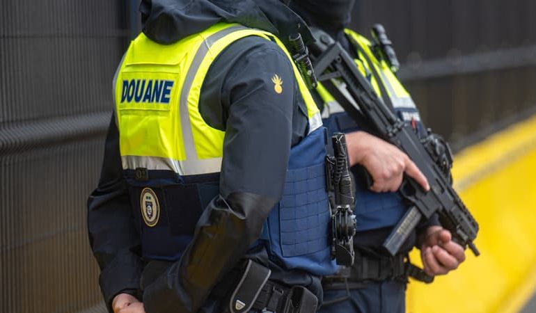 Fuite d&rsquo;acide fluorhydrique dans le port d&rsquo;Anvers : Évacuation massive