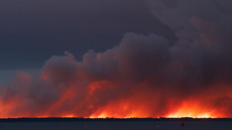 Réunion d&rsquo;urgence sur les incendies dans le sud de la France
