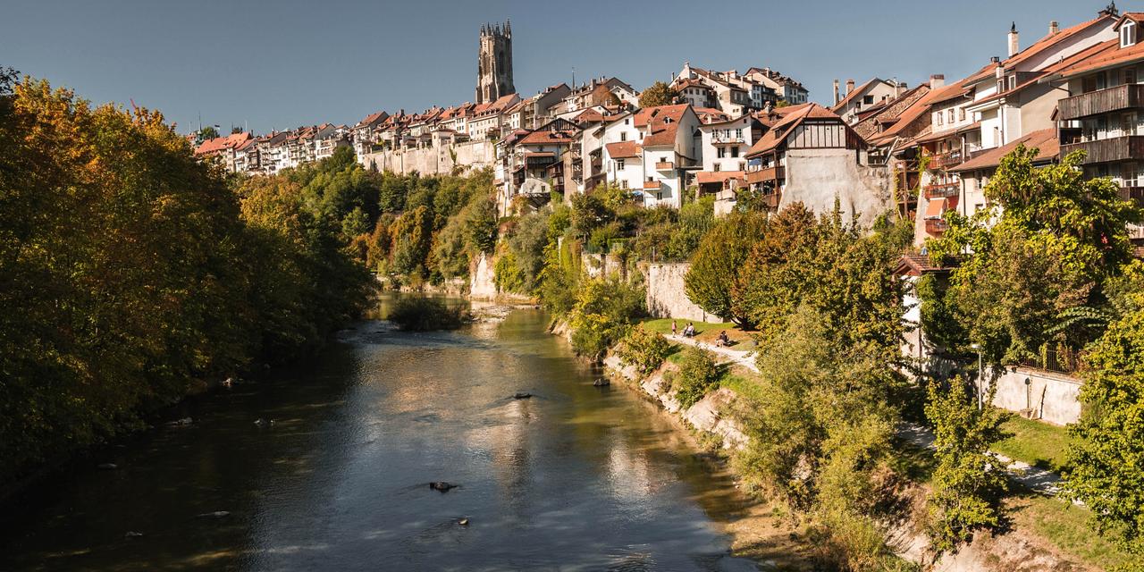 Visite de la ville médiévale de Fribourg en Suisse