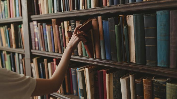 Un livre retourné à la bibliothèque après 150 ans