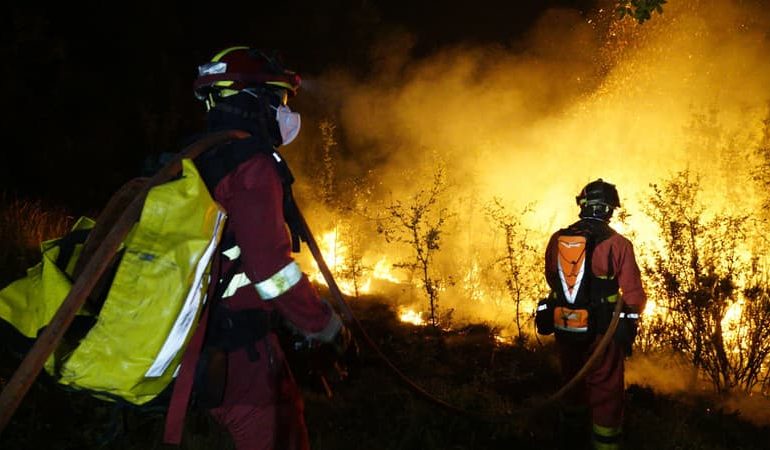 Incendie de forêt majeur près de Madrid : évacuations et efforts en cours