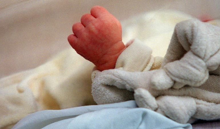 Une naissance inattendue à domicile à Fontenay-le-Pesnel