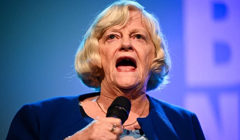 Ann Widdecombe: Députée et Porte-parole Ciblée dans un Meurtre Susceptible de Terrorisme