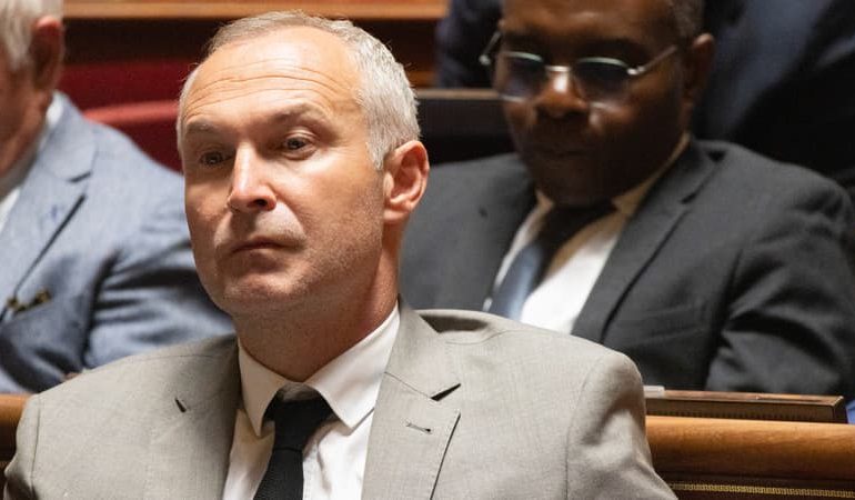 Polémique sur la réception du ministre après l&rsquo;adoption de la loi sur la fin de vie