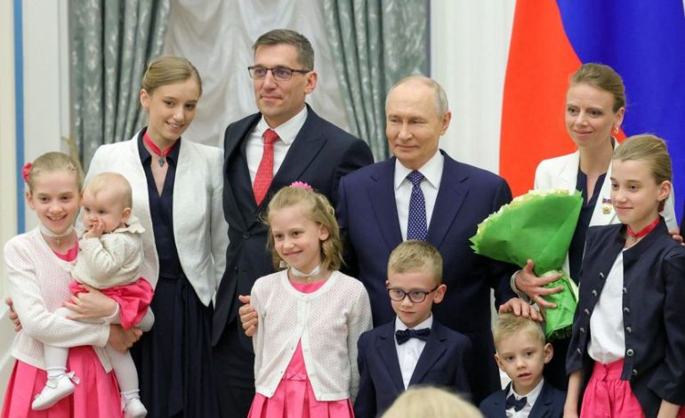 Réfugiés Français en Russie : Un Choix de Vie et d&rsquo;Identité