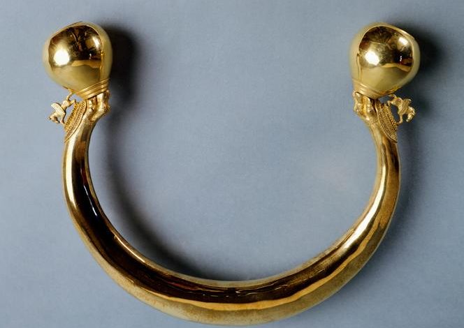 Sécurité des objets du patrimoine: Réflexions sur l&rsquo;exposition et la conservation