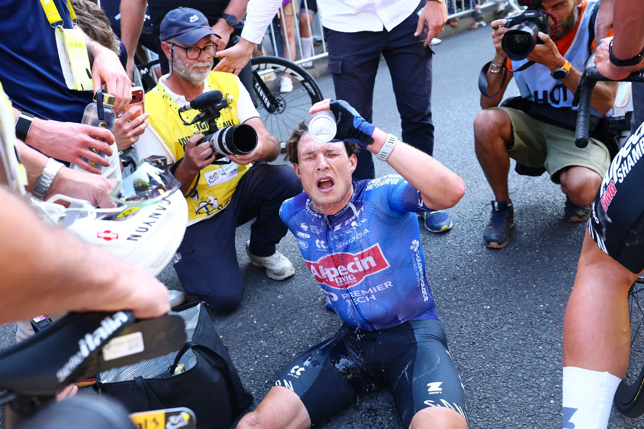Pogacar en tête, la bataille pour le podium s&rsquo;intensifie
