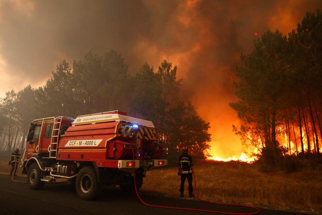 Une évacuation massive et des destructions suite à un incendie en Gironde