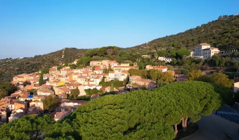 Bormes-les-Mimosas élu Village Préféré des Français