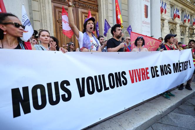 Les Programmateurs au Festival d&rsquo;Avignon Malgré les Défis Budgetaires