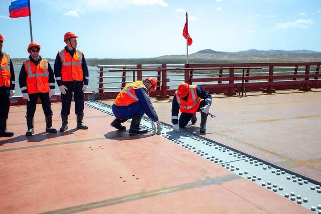 Le Premier Pont Routier entre la Russie et la Corée du Nord: Un Croisement Économique ou Militaire?