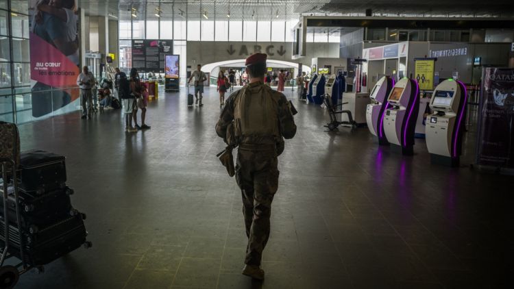 L&rsquo;évolution du terrorisme en France : un regard sur le rajeunissement des acteurs