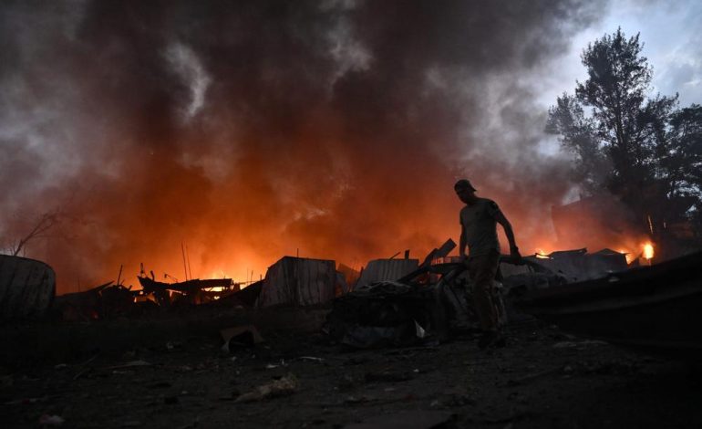 Victimes des frappes en Ukraine et tensions internationales